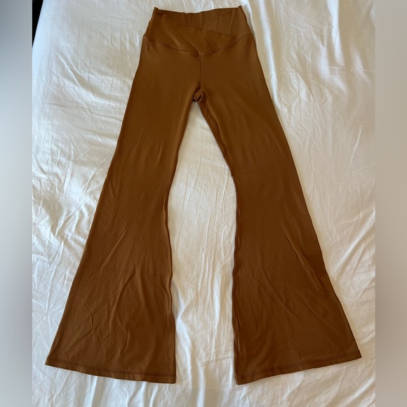 OFFLINE By Aerie High Waisted Crossover Flare Legging. Sz: L. Color: Tree Line - Picture 4 of 7